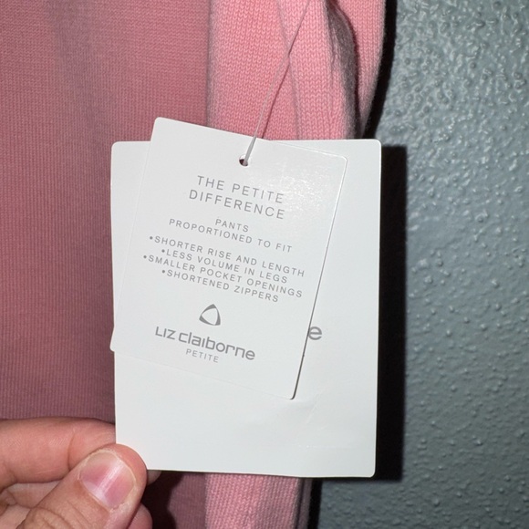 🔥NWT Liz Claiborne Pink Tank Top Petite Size Small - Picture 4 of 4